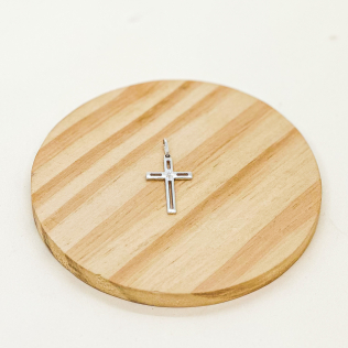 Crucifixo liso vazado
