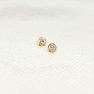 Brinco ponto de luz com moldura M