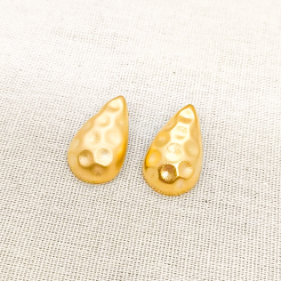 Gota Martelada em Banho de Ouro Acetinado