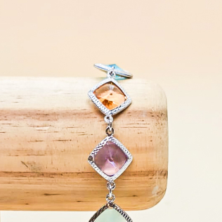 Pulseira cristais quadrados coloridos rodinada