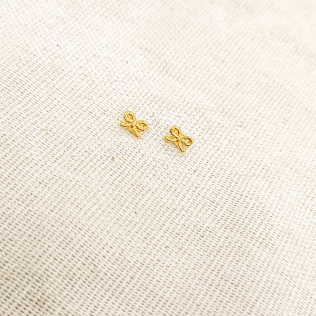 Brinco infantil mini laço