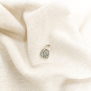 Berloque Coração com Nossa Senhora Aparecida