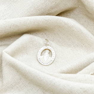 Pingente em prata Medalha Nossa Sra das Graças