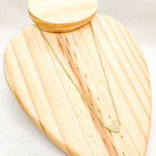 Corrente Dourada Grumet com pingente fixo Coração 