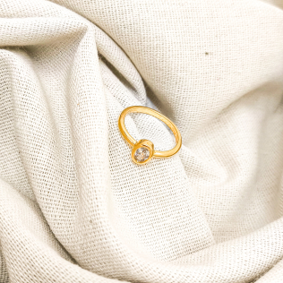 Anel banho de ouro solitário zircônia oval retrô