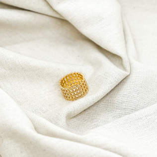 Anel Dourado Vasado com 4 fileiras de Trevos