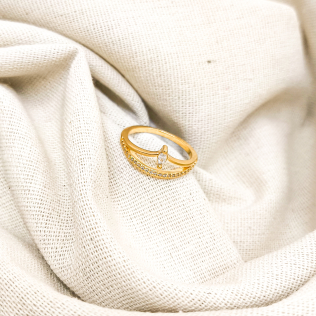 Anel Dourado Aparador em forma de Coroa 