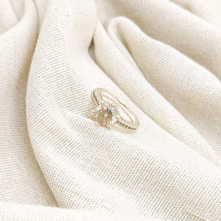 Solitário coroa alta