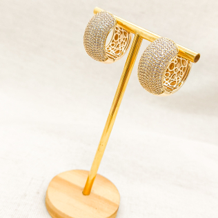 Argola clássica click cravejada