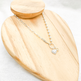 Corrente bolinha e cartier com pingente coração e ponto de luz em prata leve