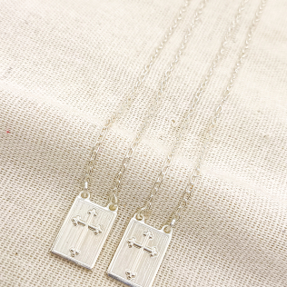 Escapulário prata Cruz