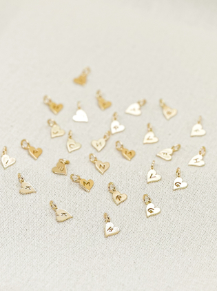 Pingente Dourado Coração com Inicial Vazado