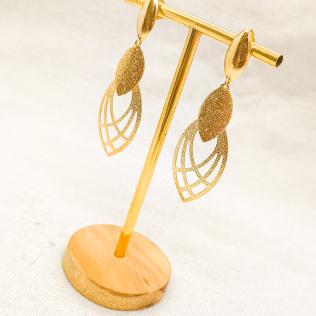 Brinco pêndulo de 3 losangos