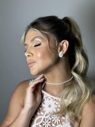 Brinco Flor com Pérolas e Zircônias 