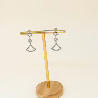 Brinco pêndulo de leque