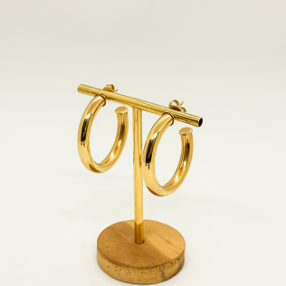 Argola tubo em banho de ouro